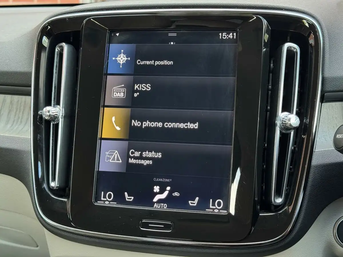 2019-volvo-xc40-20-t4-inscription-awd-big-29