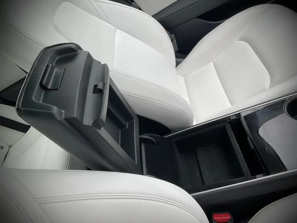 2020-tesla-model-3-e-performance-big-25