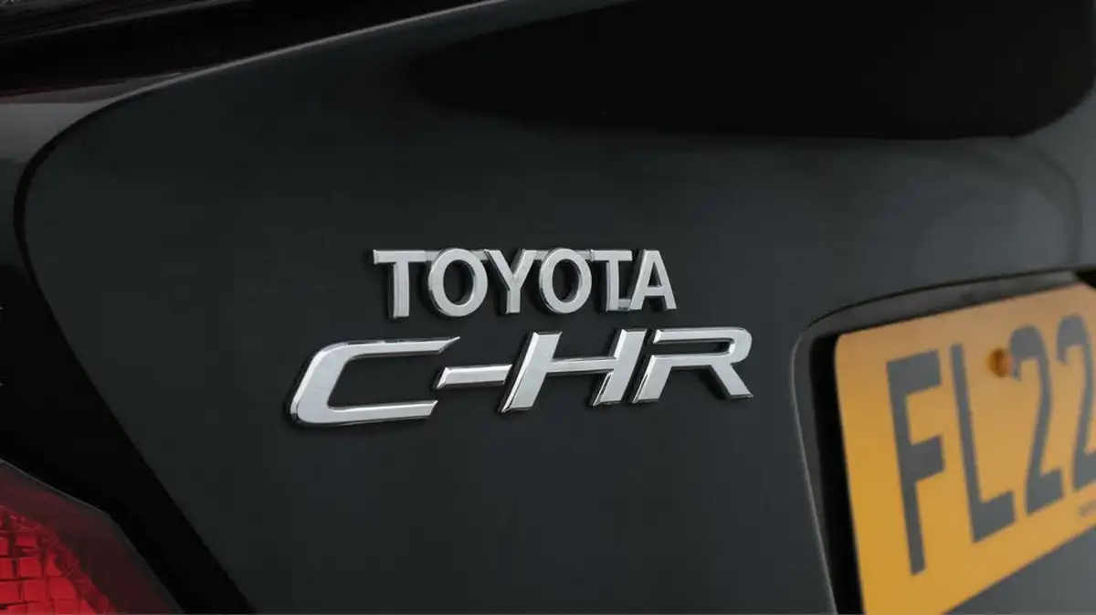 2022-toyota-c-hr-18-vvt-i-design-big-20