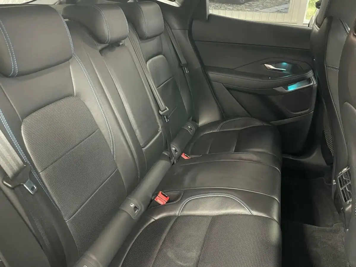 2019-jaguar-e-pace-20-i4d-r-dynamic-s-150ps-big-26