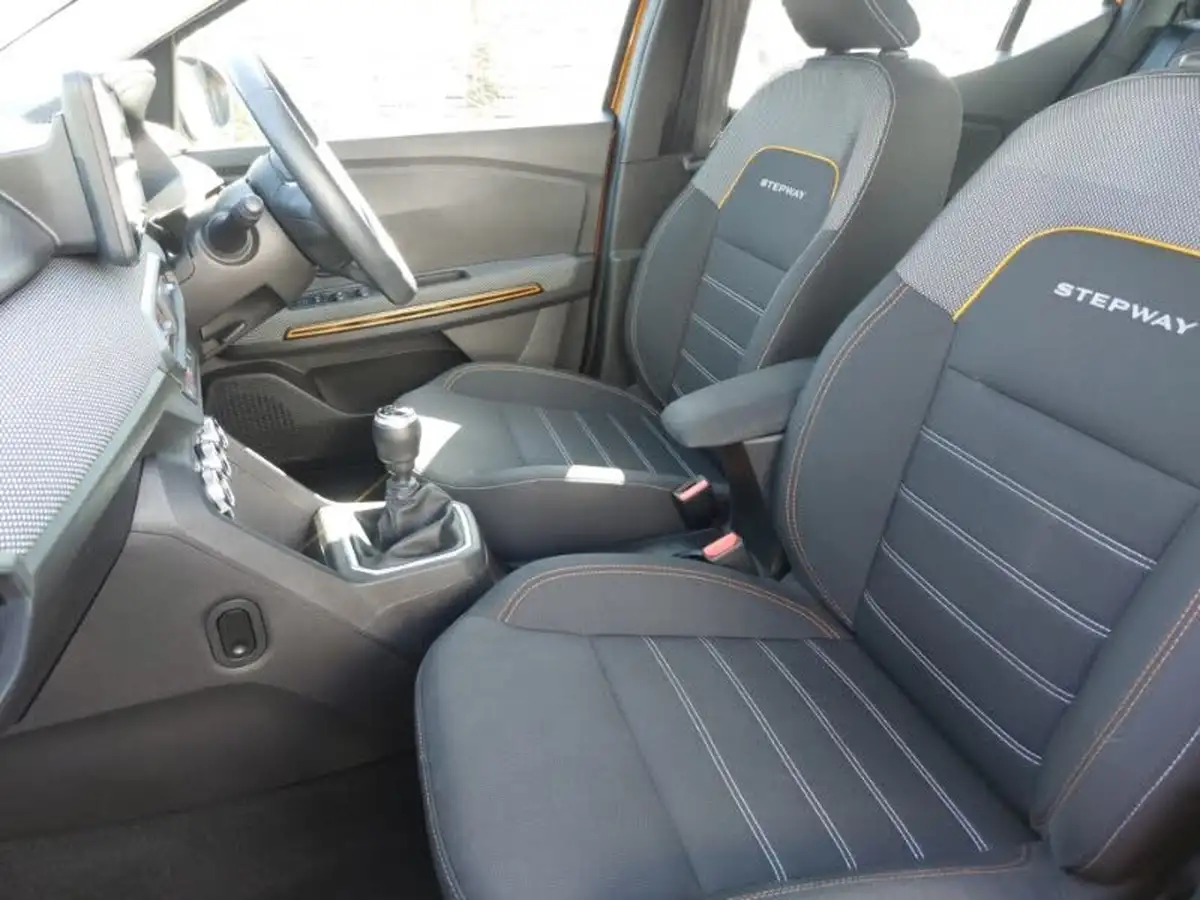 2022-dacia-sandero-stepway-10-tce-prestige-100bhp-bi-fuel-big-4