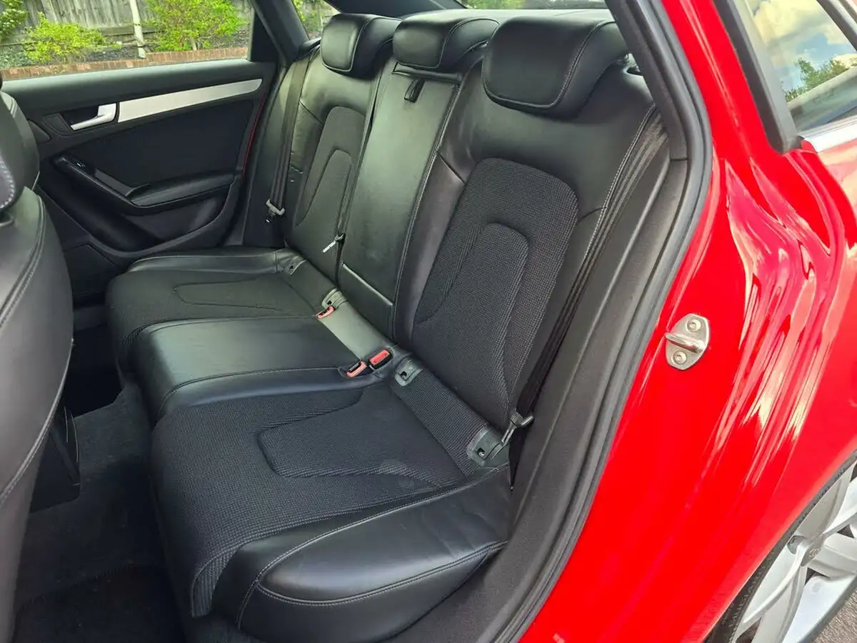 2012-audi-a4-20td-quattro-s-line-177ps-big-44