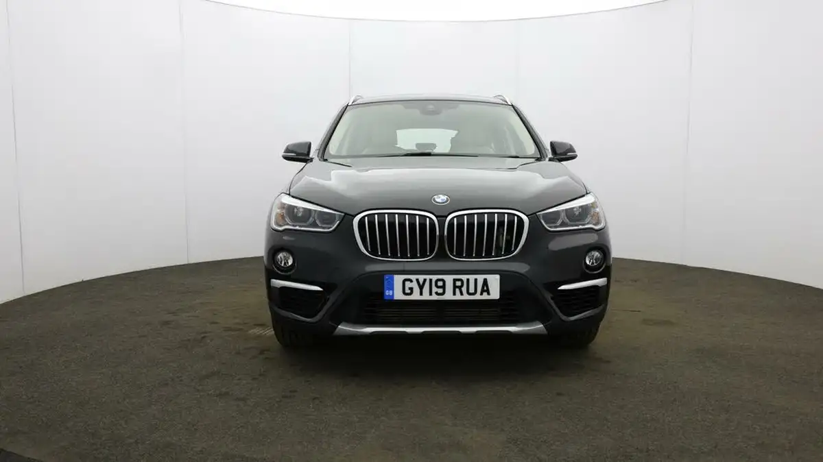 2019-bmw-x1-20-sdrive-20i-xline-sdrive-20i-big-40