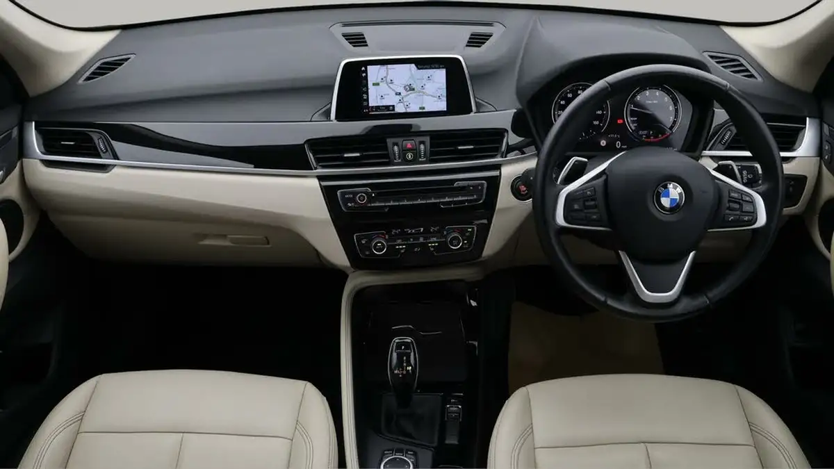 2019-bmw-x1-20-sdrive-20i-xline-sdrive-20i-big-12