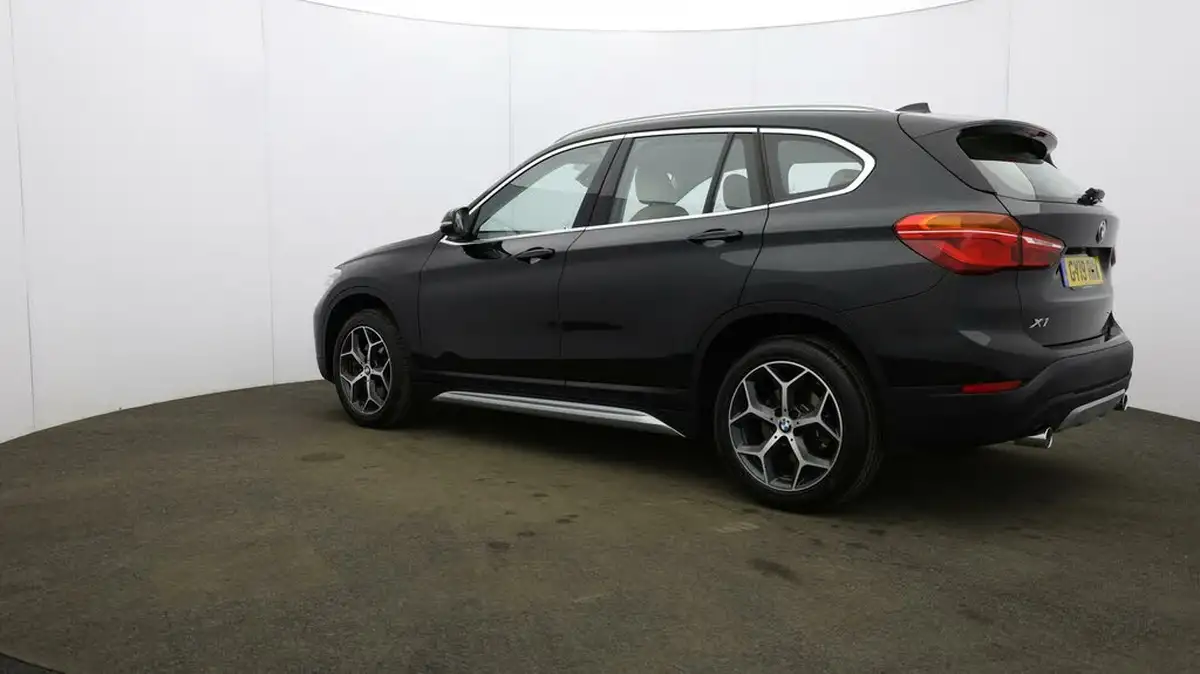 2019-bmw-x1-20-sdrive-20i-xline-sdrive-20i-big-64