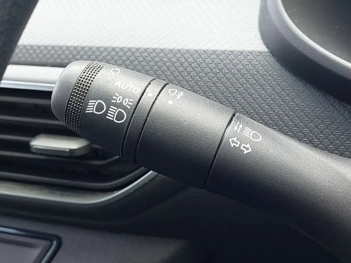 2022-dacia-sandero-10-sce-essential-big-16