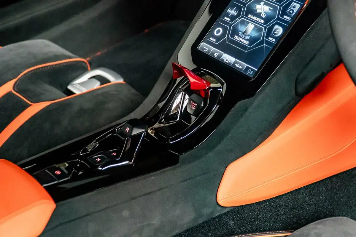 2023-lamborghini-huracan-52-tecnica-big-33