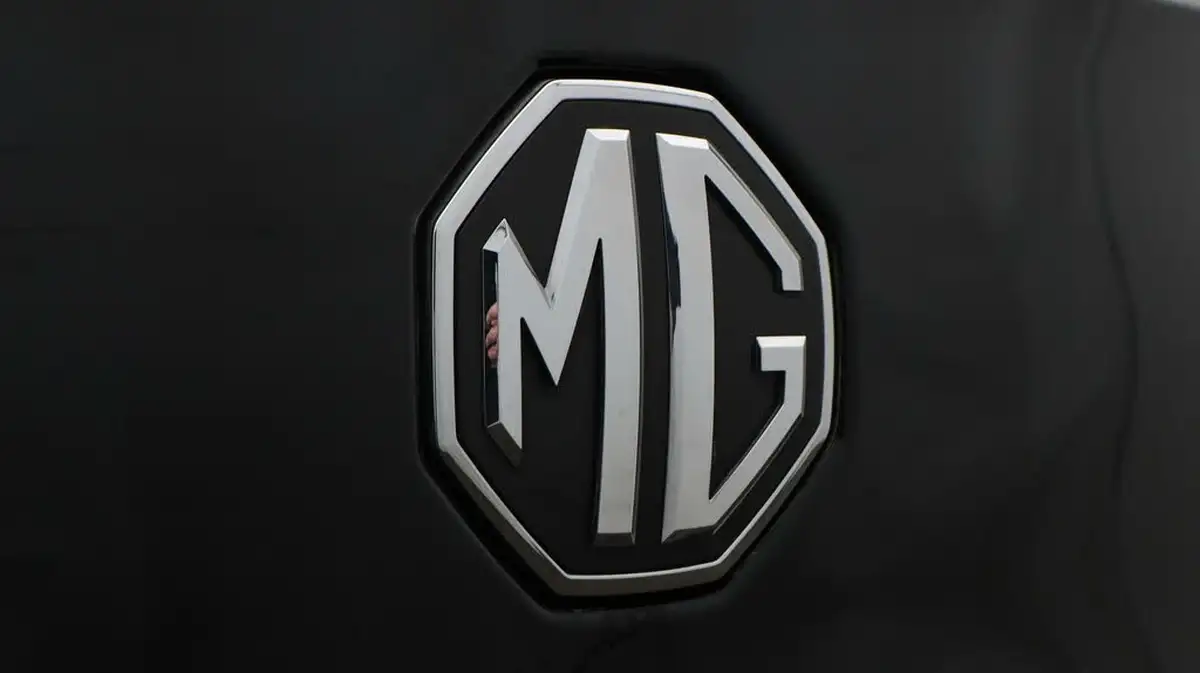 2022-mg-zs-suv-e-trophy-ev-176ps-big-21