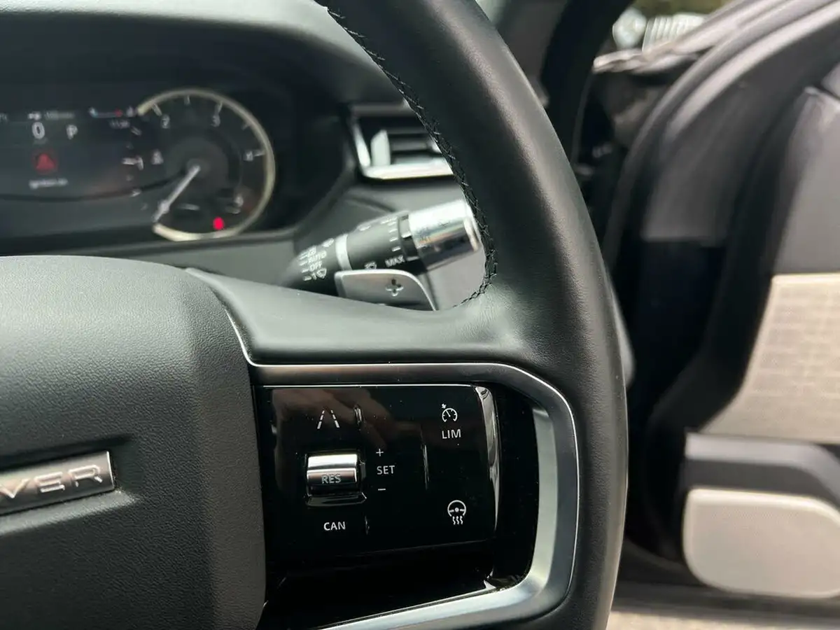 2022-land-rover-range-rover-velar-20-d200-velar-big-21