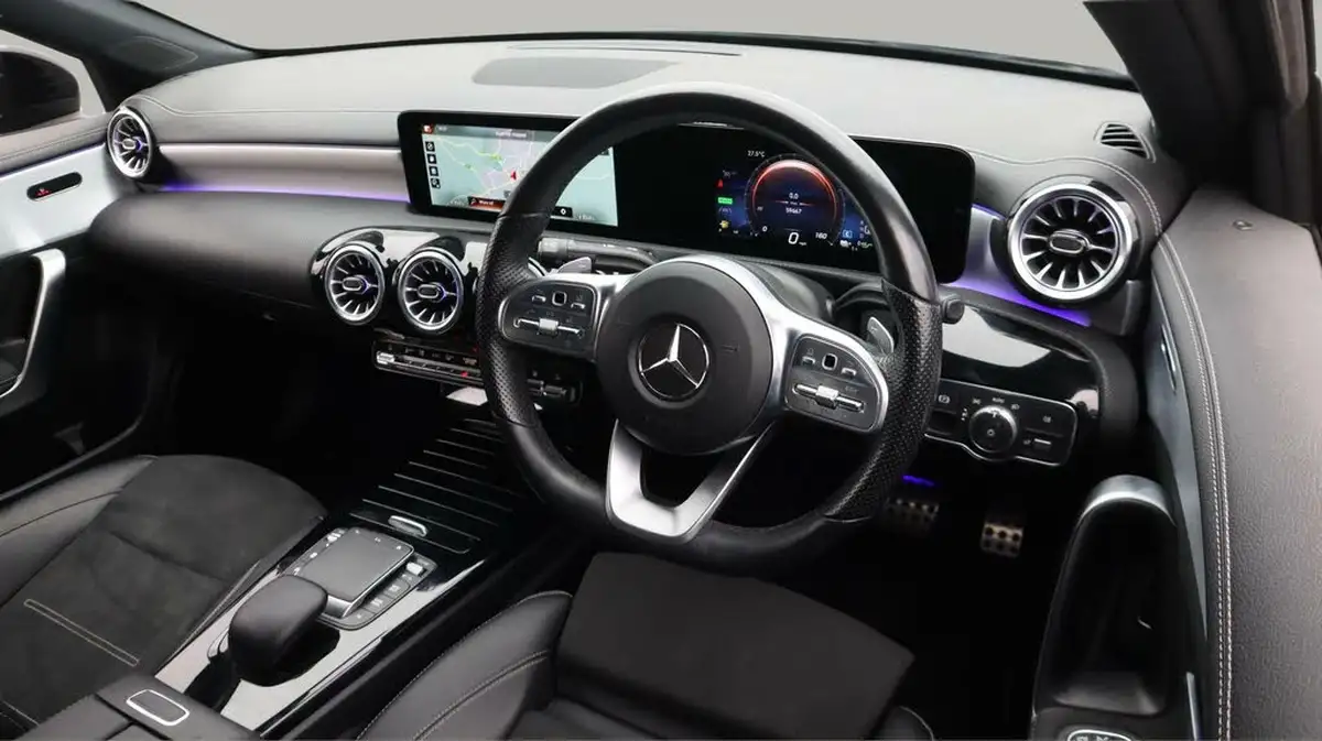 2021-mercedes-benz-a-class-20-a250-amg-line-executive-edition-saloon-4d-big-9
