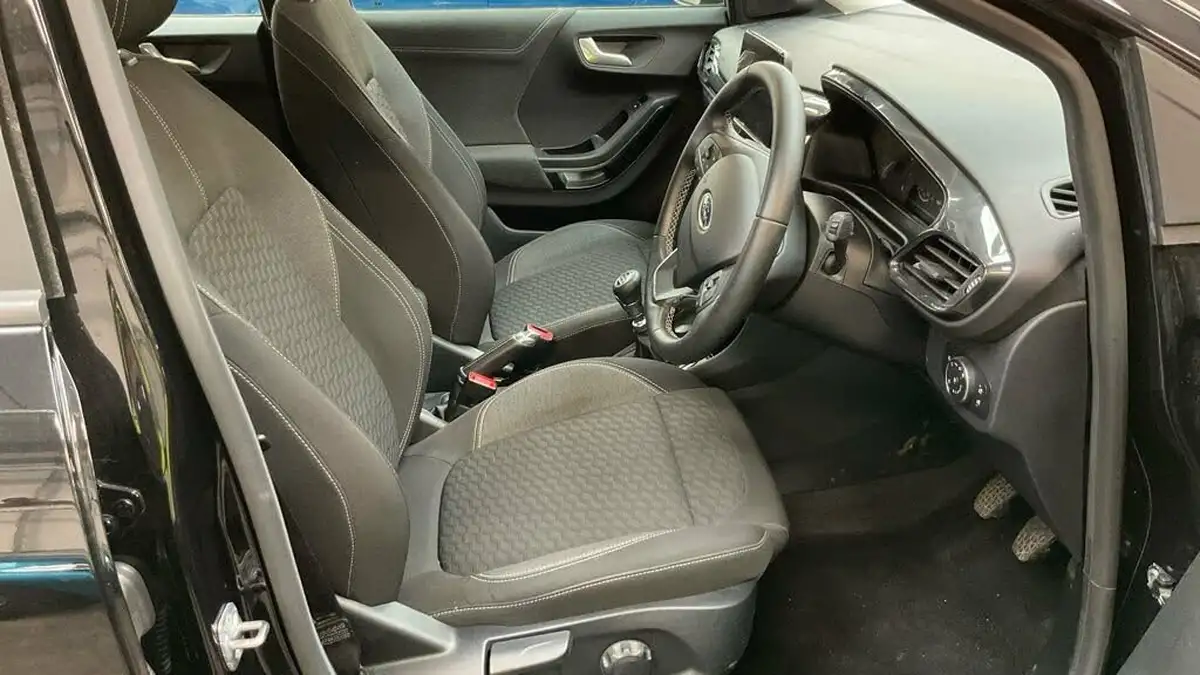 2023-ford-puma-suv-10-titanium-155ps-big-2