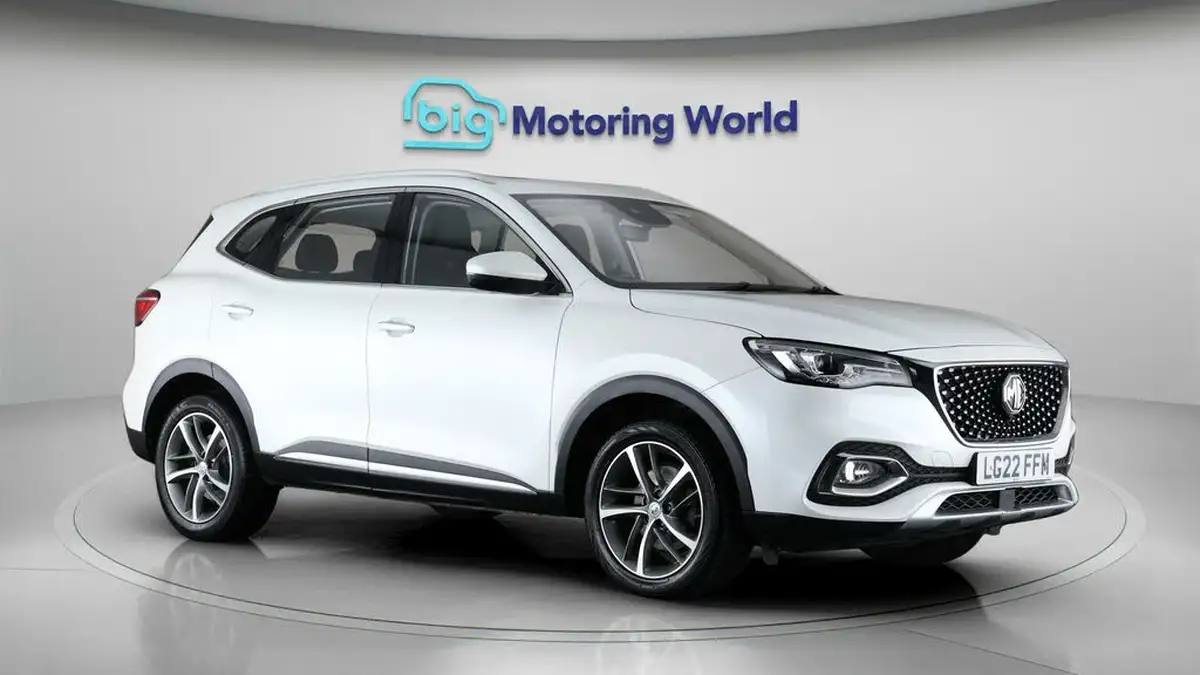 2022-mg-hs-15t-gdi-exclusive-162ps-big-0