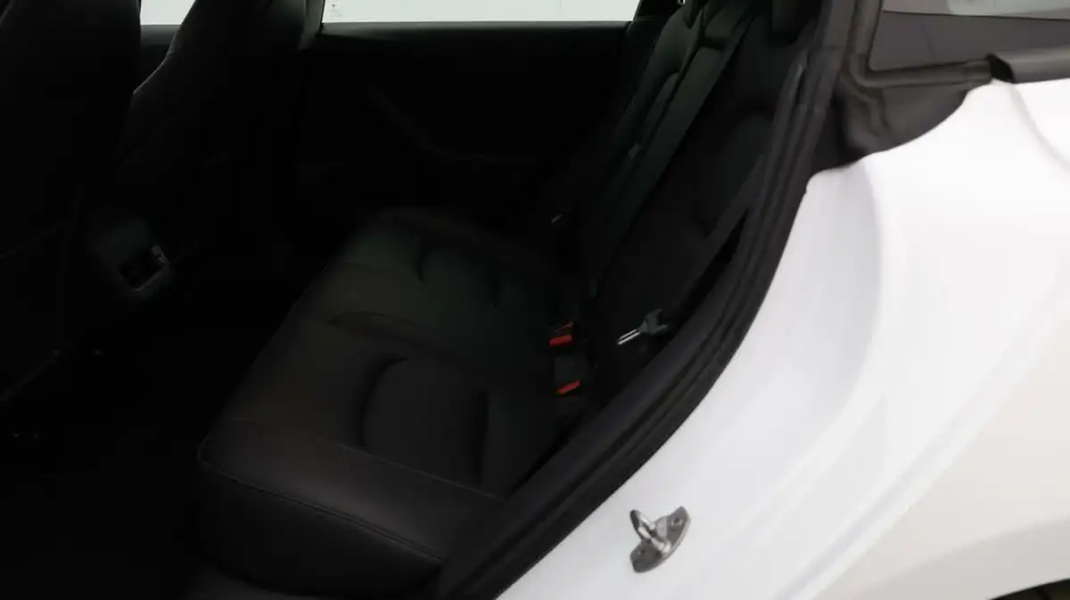 2021-tesla-model-3-e-long-range-4x4-big-15