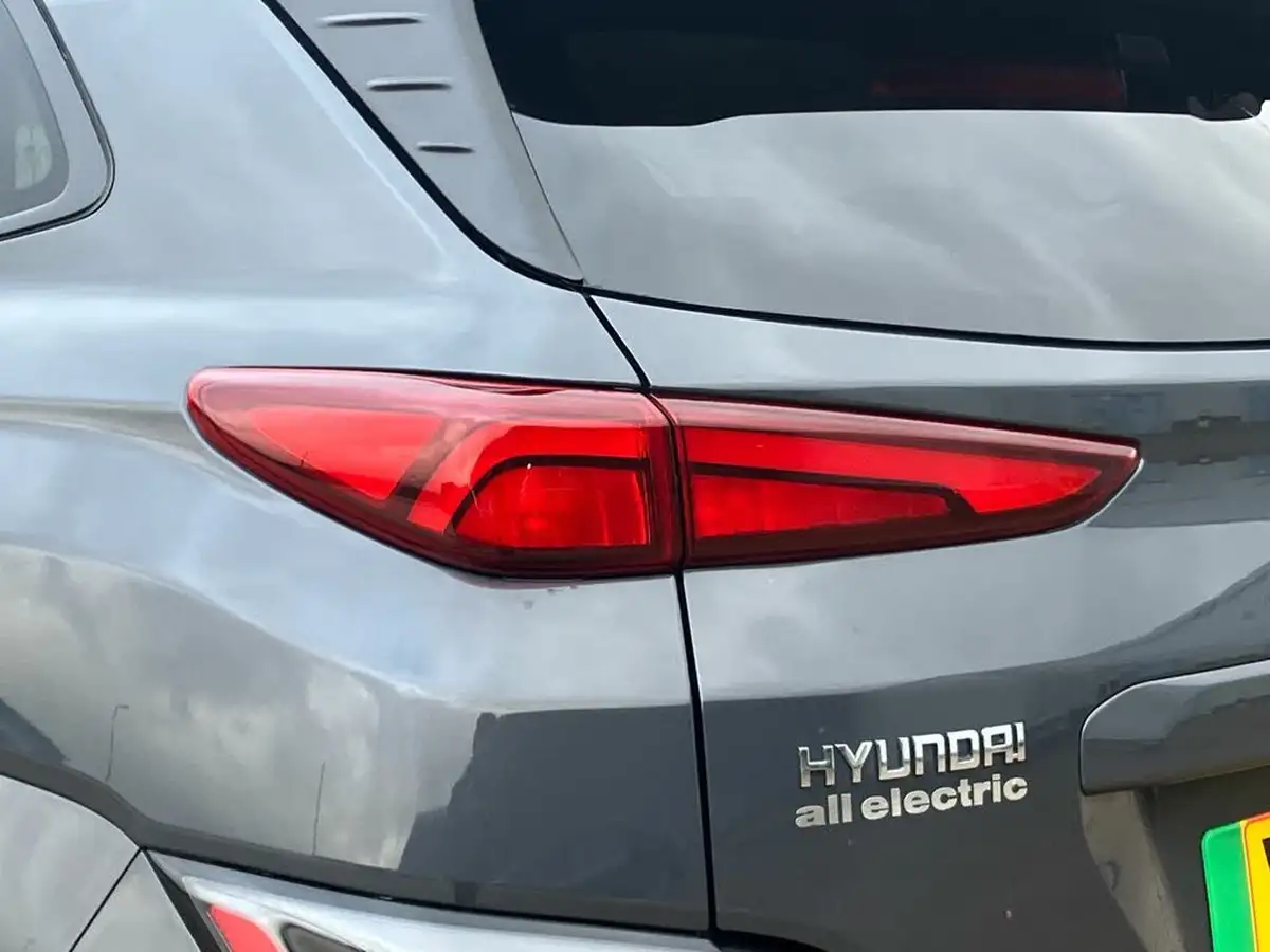 2023-hyundai-kona-e-premium-136ps-39kwh-big-56