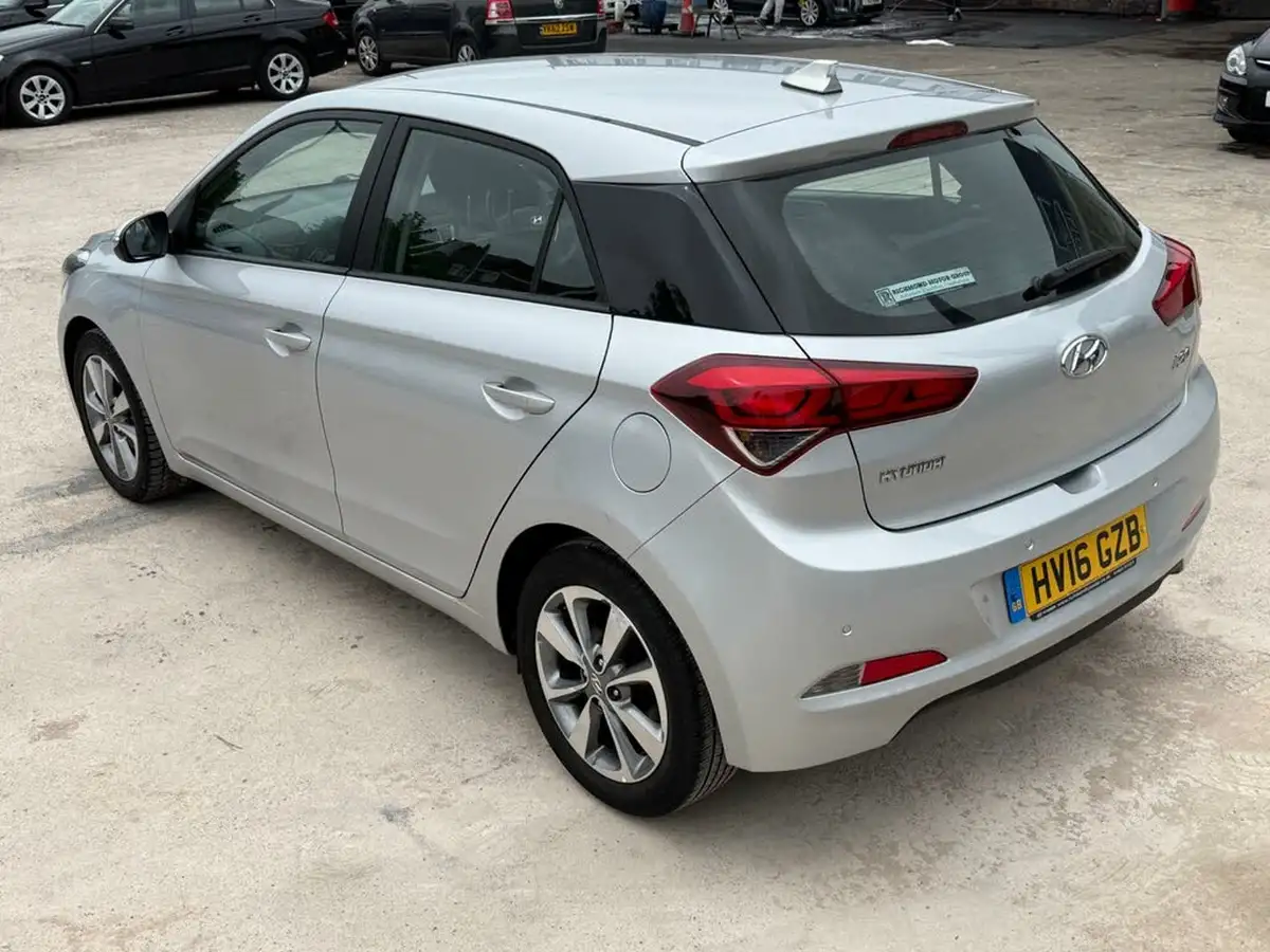 2016-hyundai-i20-12-blue-drive-se-hatchback-5d-big-9