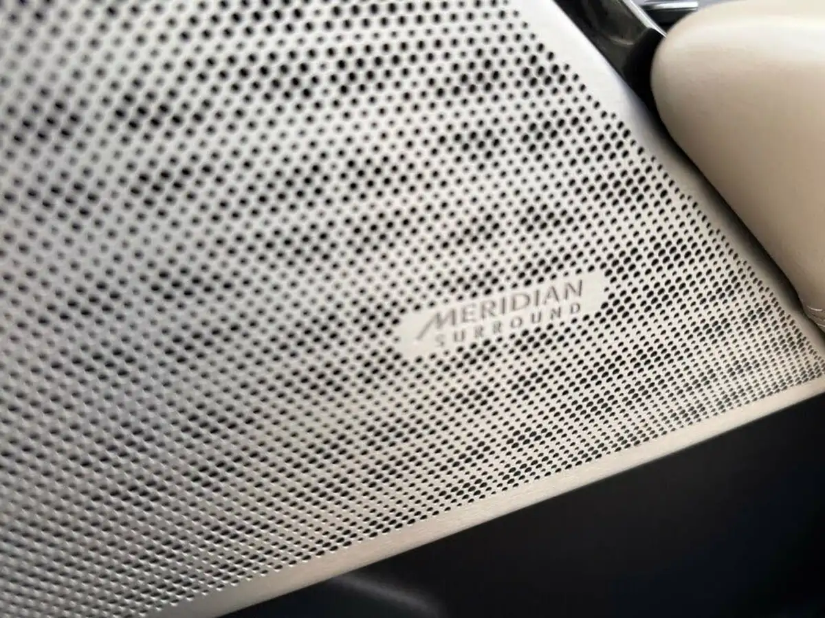 2020-land-rover-range-rover-velar-20-d240-r-dynamic-hse-big-14