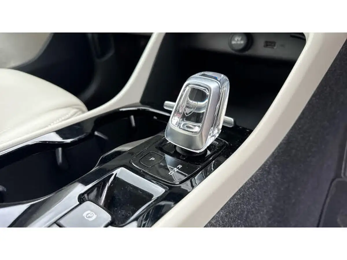 2022-volvo-xc40-15-t5-inscription-pro-big-13