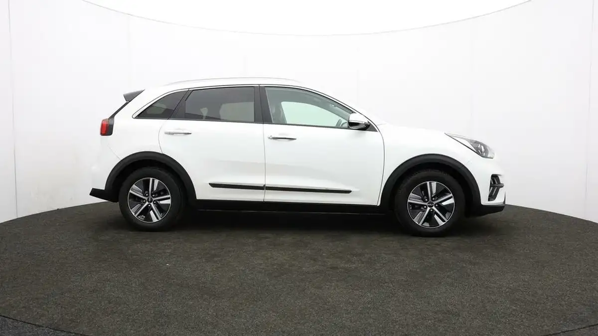 2021-kia-niro-16-gdi-phev-3-42in-cluster-big-41