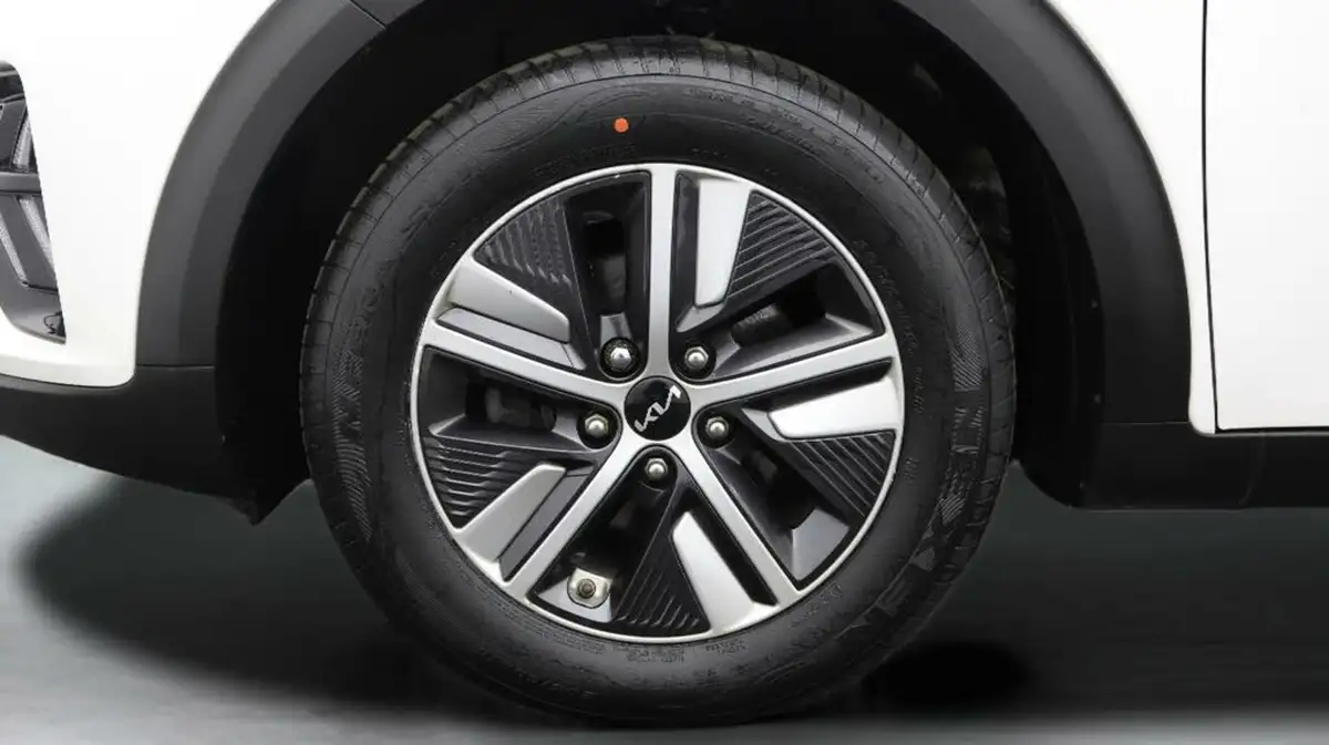 2021-kia-niro-16-gdi-phev-3-42in-cluster-big-17