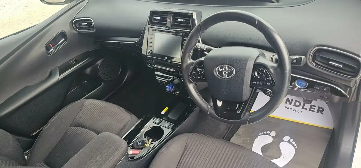 2019-toyota-prius-18-vvt-i-business-edition-plus-cvt-big-20
