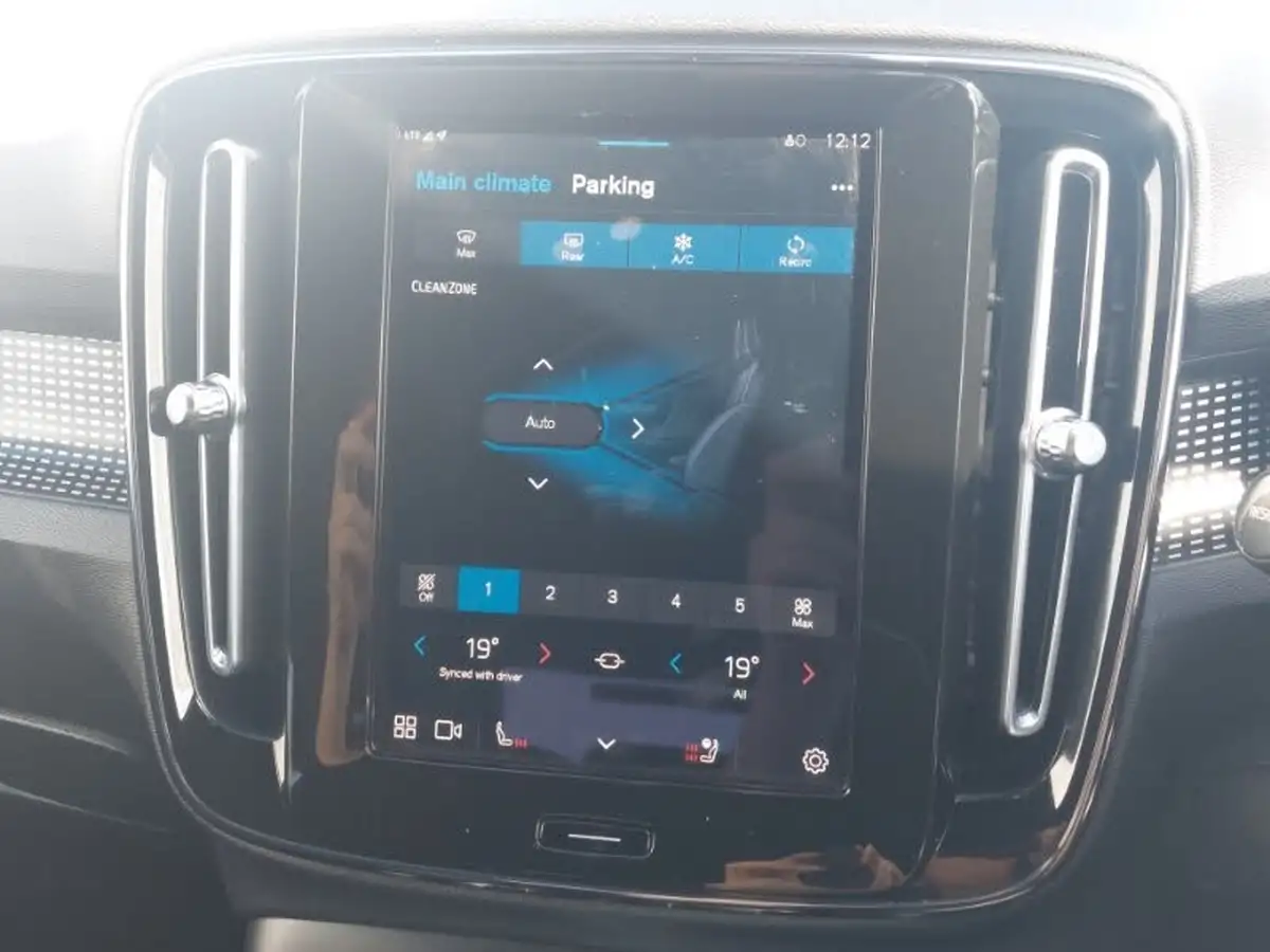 2022-volvo-xc40-e-recharge-plus-228bhp-big-17