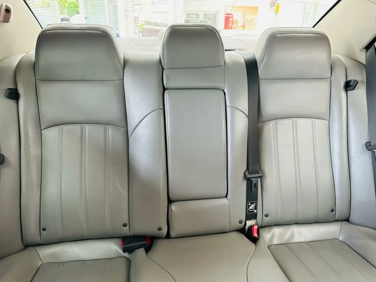 2007-chrysler-300c-30td-saloon-4d-big-8