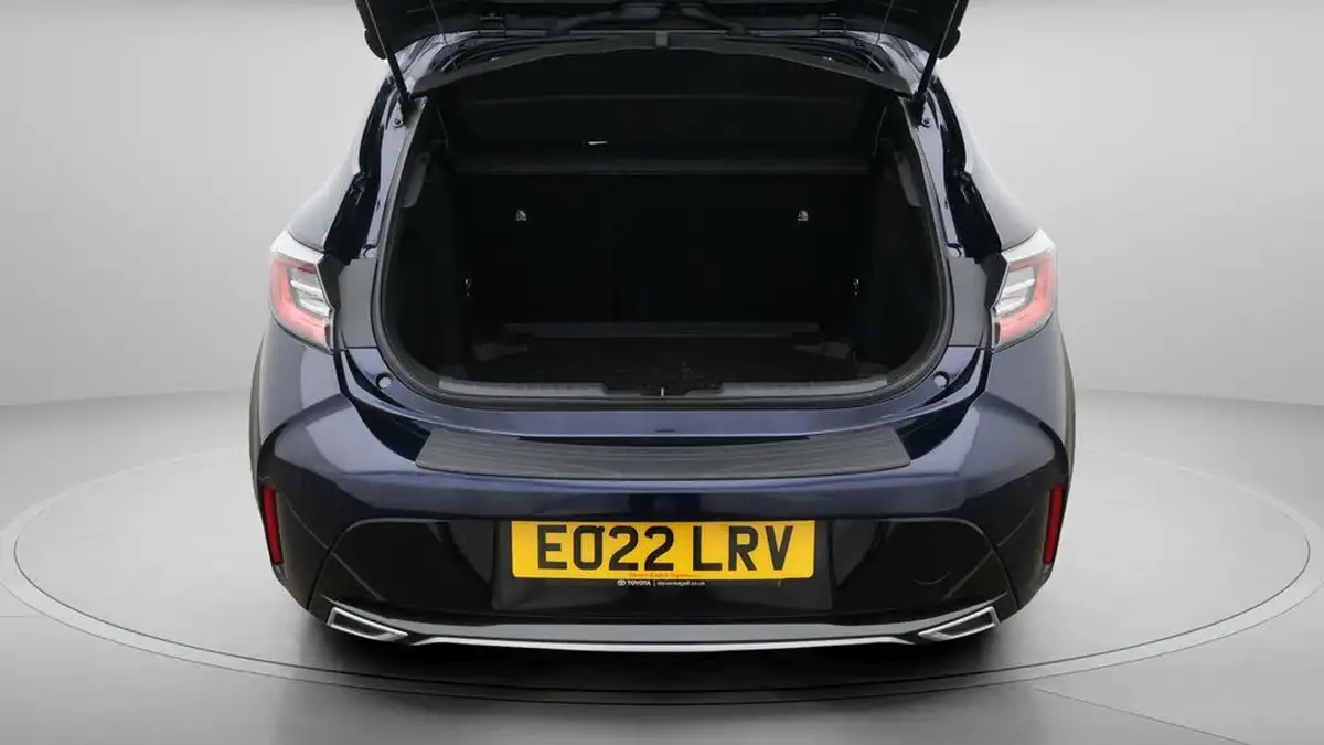 2022-toyota-corolla-18-vvt-i-gr-sport-120bhp-trk-hatchback-big-17