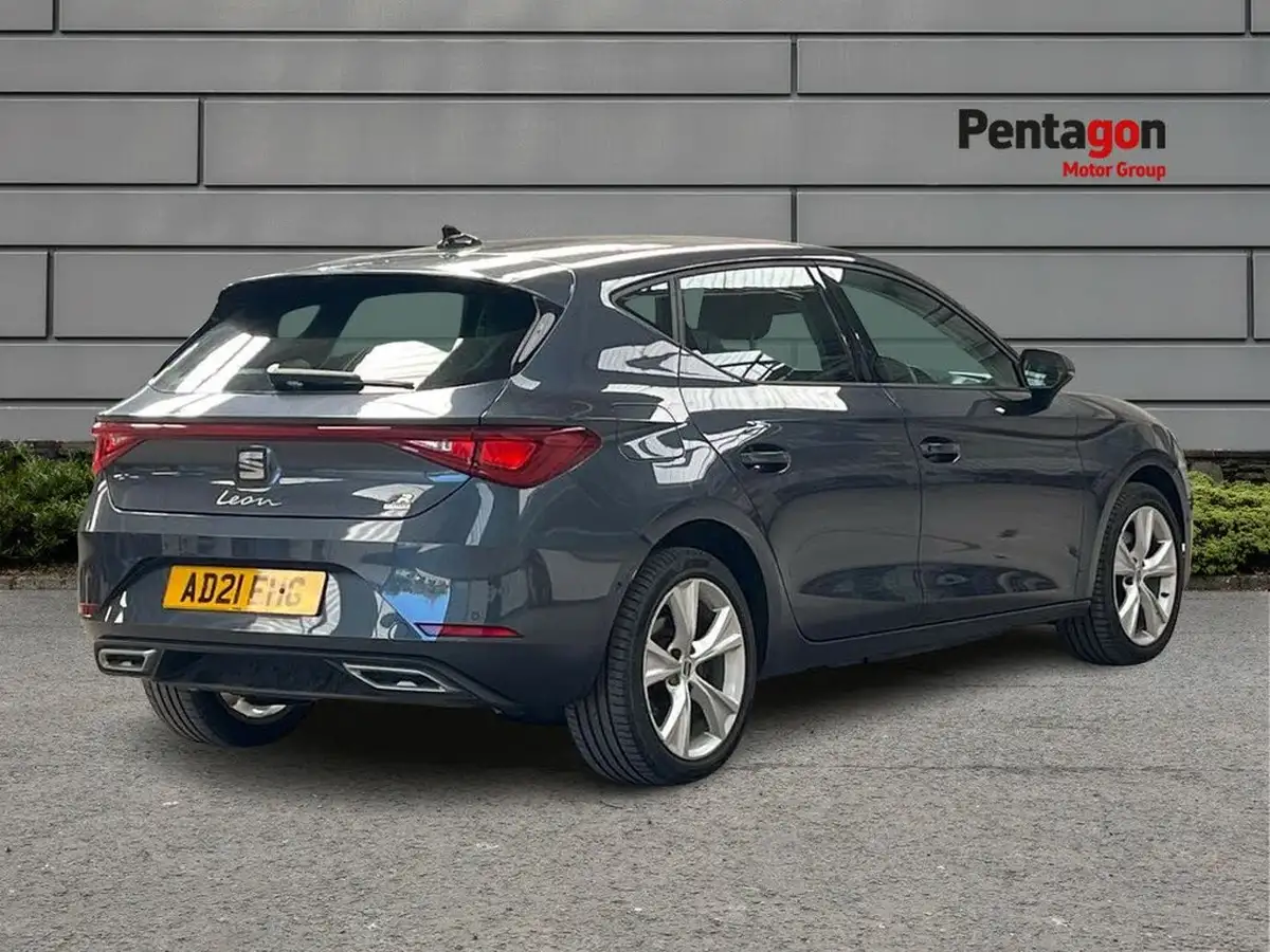 2021-seat-leon-14-e-hybrid-fr-hatchback-big-4