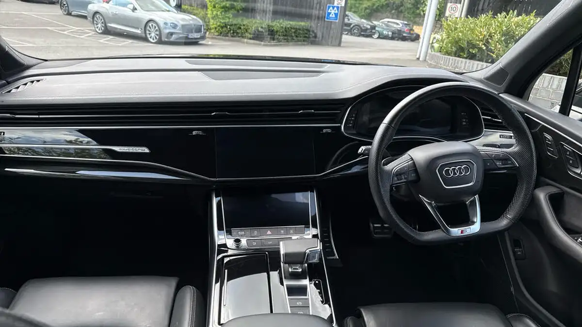 2022-audi-q7-30-55-tfsi-black-edition-big-13