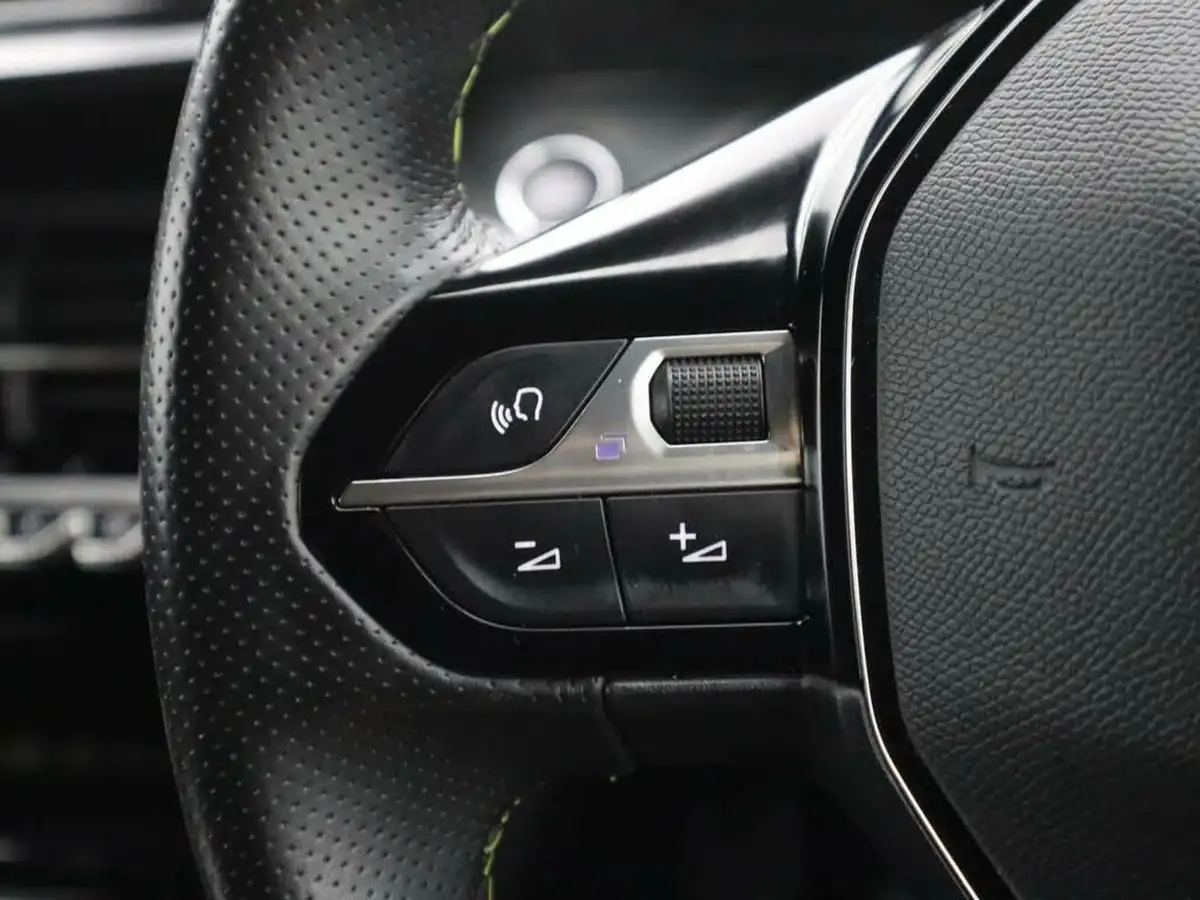 2021-peugeot-2008-suv-12-puretech-gt-premium-130bhp-big-32