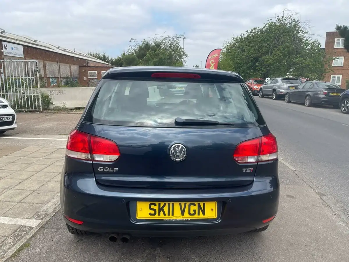 2011-volkswagen-golf-14-match-125ps-5d-dsg-big-5
