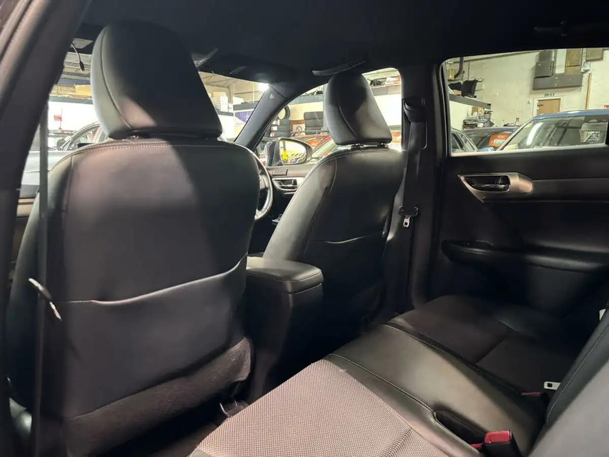 2015-lexus-ct-200h-18-f-sport-cvt-big-25