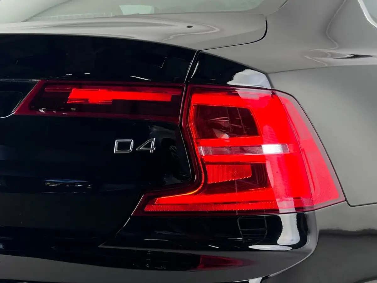 2020-volvo-s90-20td-d4-momentum-plus-big-6