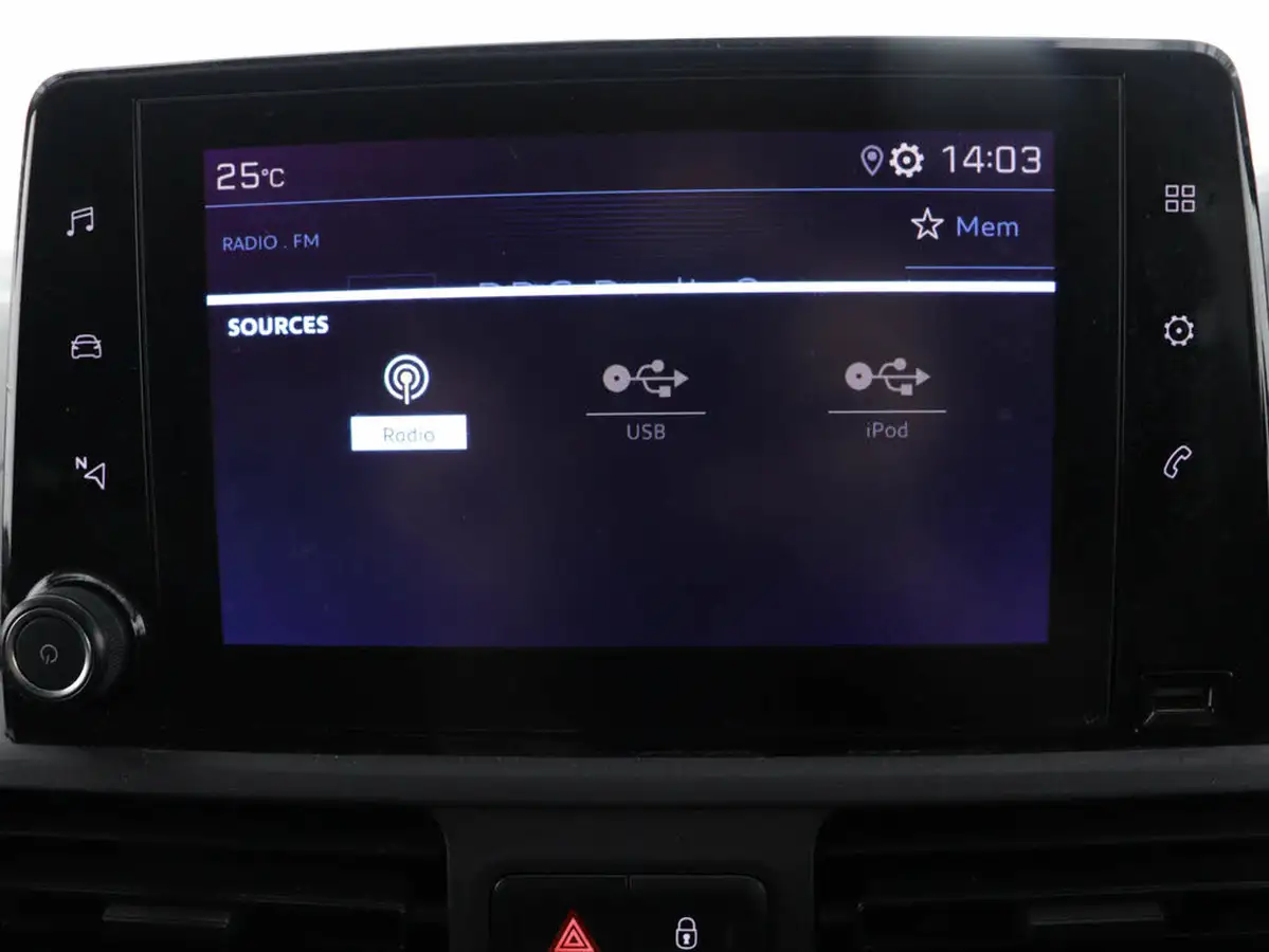 2019-peugeot-partner-16bluehdi-1000-professional-big-20