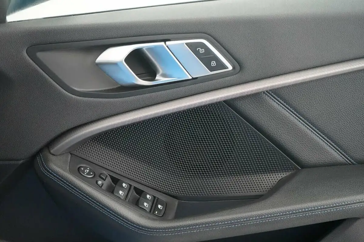 2022-bmw-1-series-15-118i-m-sport-lcp-dct-big-36