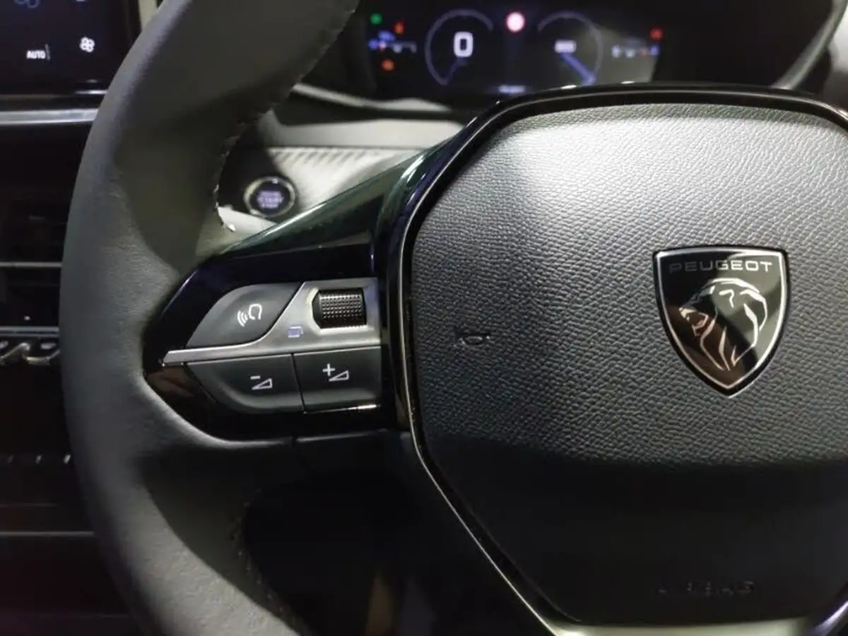 2024-peugeot-2008-suv-12-puretech-allure-130ps-big-11