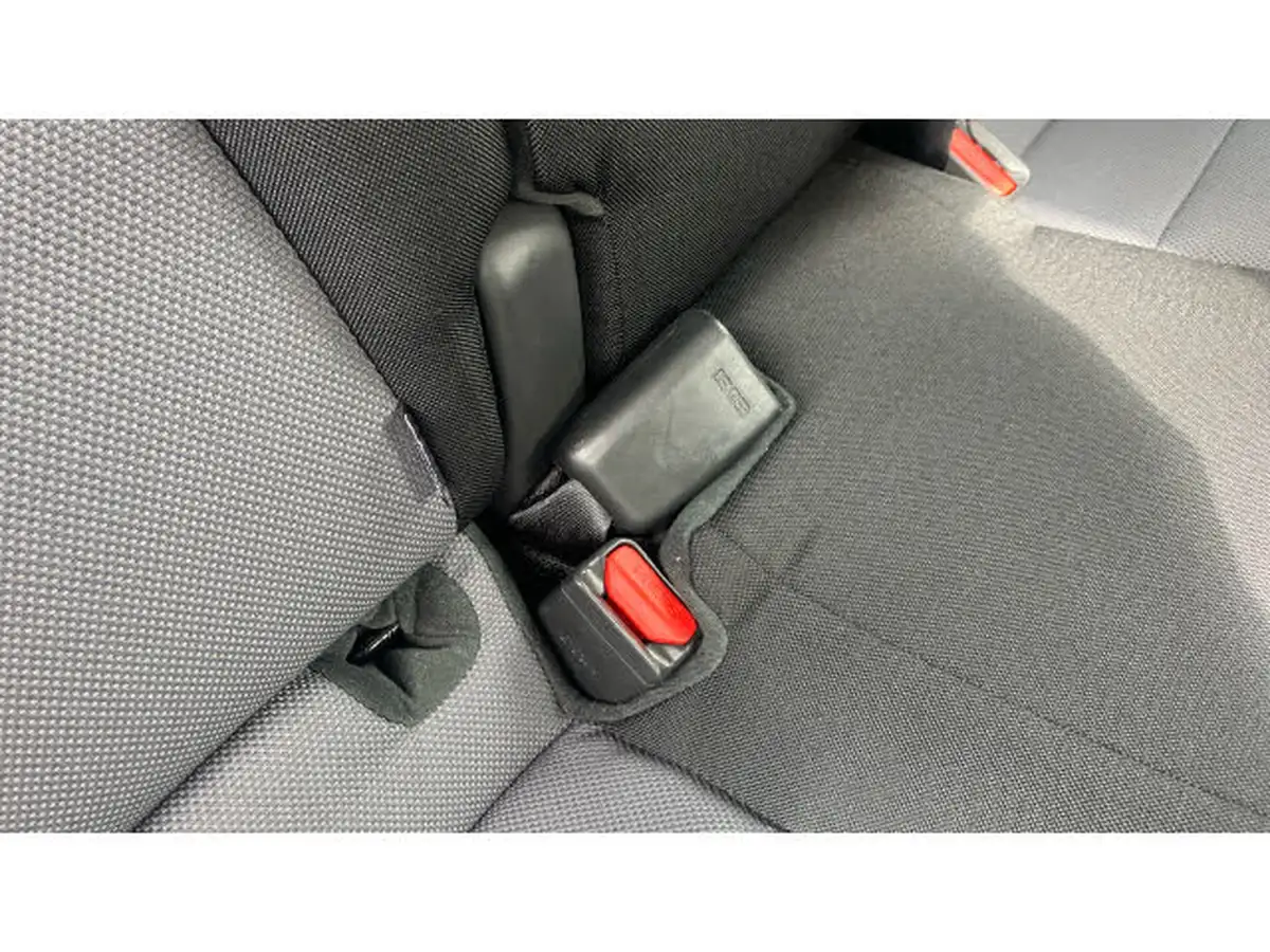 2020-hyundai-i20-12-se-big-16