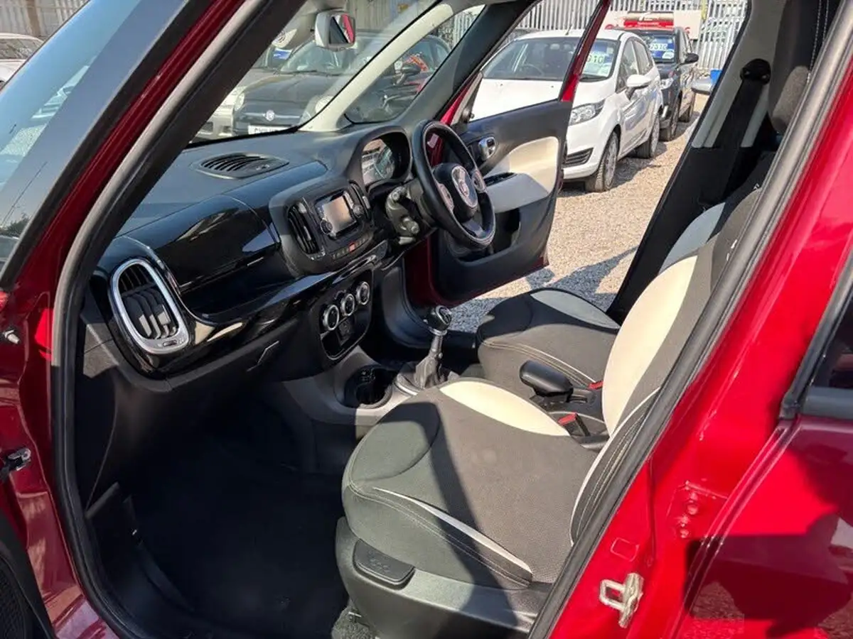 2014-fiat-500l-14-trekking-95bhp-big-10