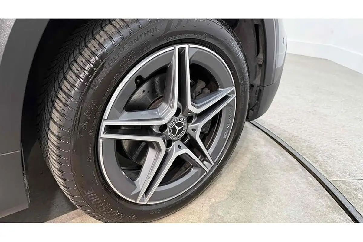 2021-mercedes-benz-glb-class-20d-glb200d-amg-line-premium-4matic-big-14