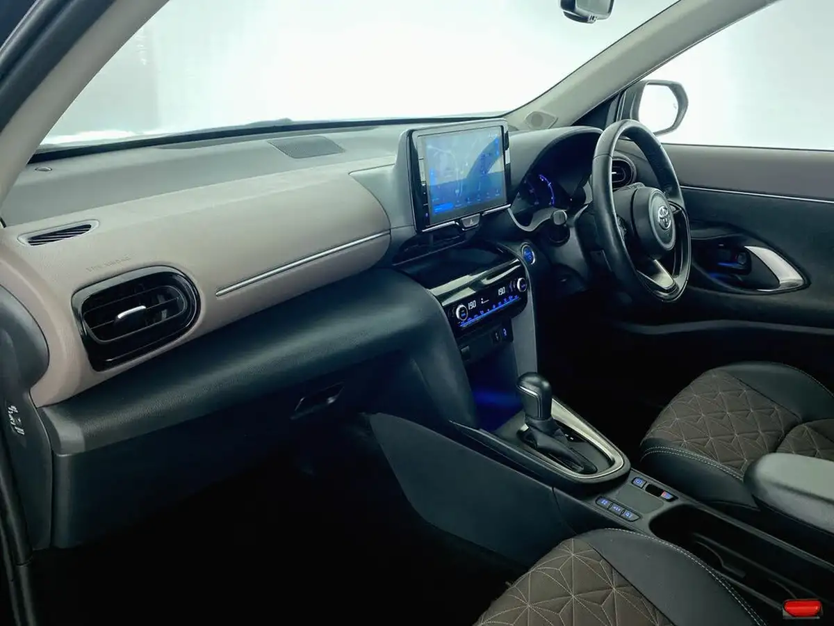 2022-toyota-yaris-cross-15-vvt-i-excel-awd-i-big-28
