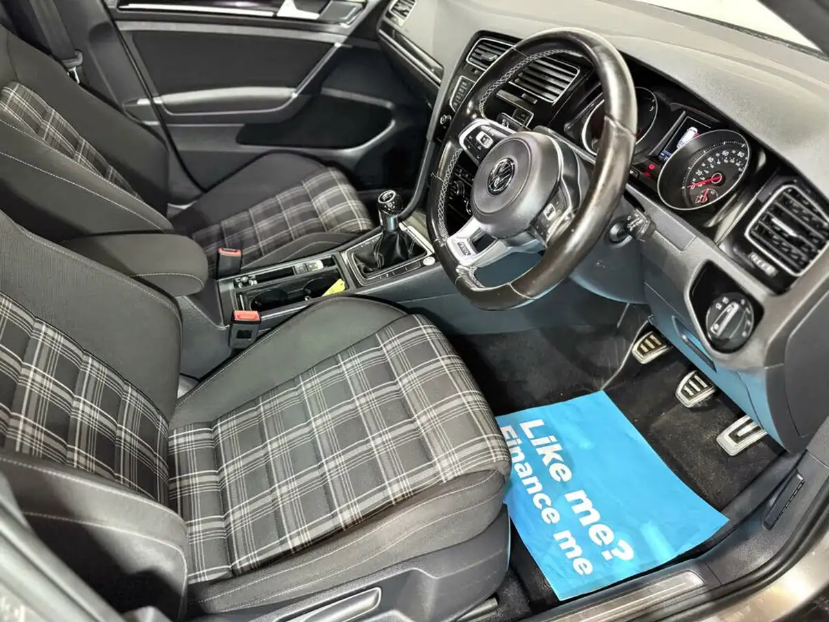 2017-volkswagen-golf-20tdi-gtd-bmtss-estate-5d-big-9