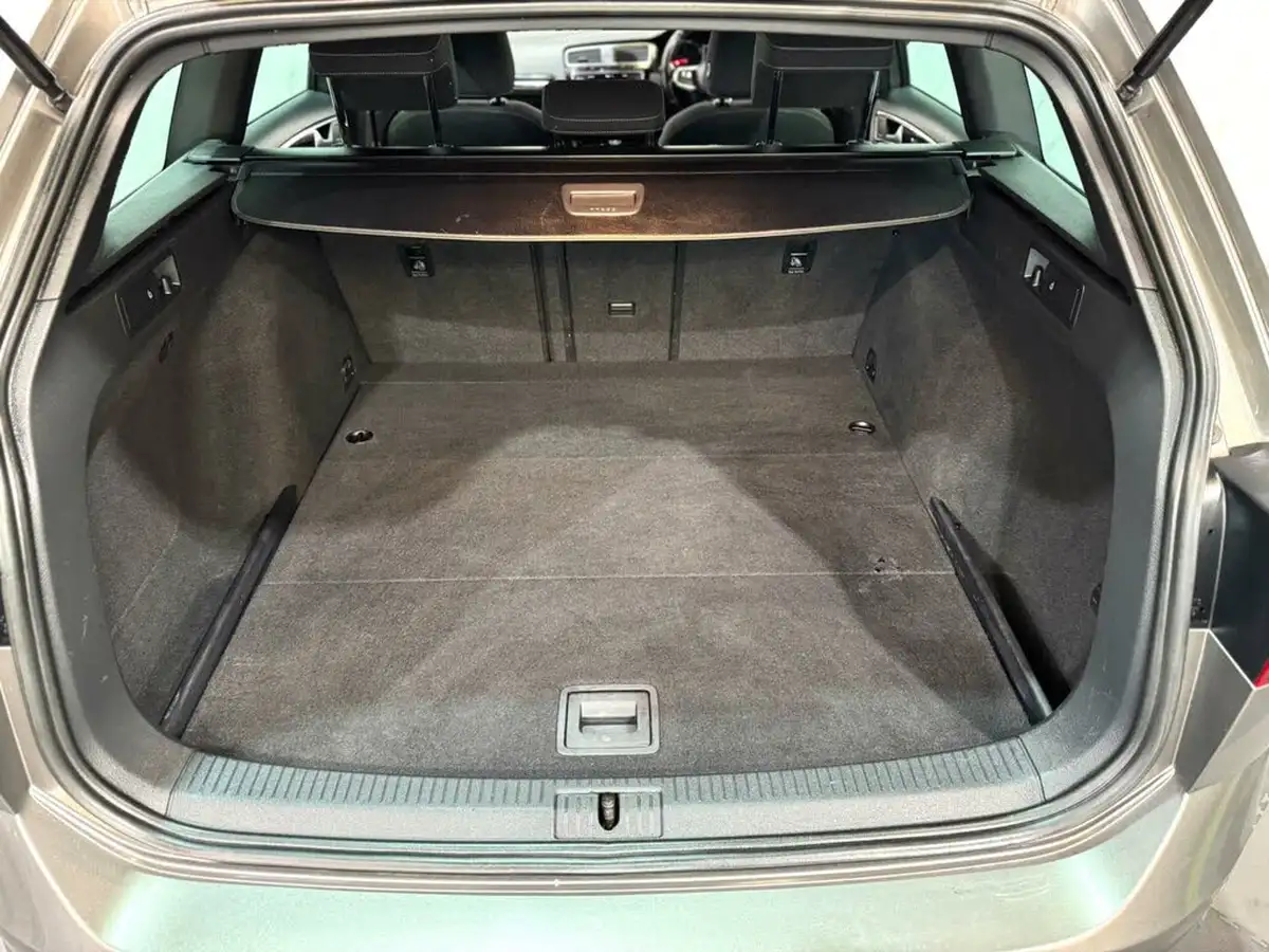 2017-volkswagen-golf-20tdi-gtd-bmtss-estate-5d-big-13