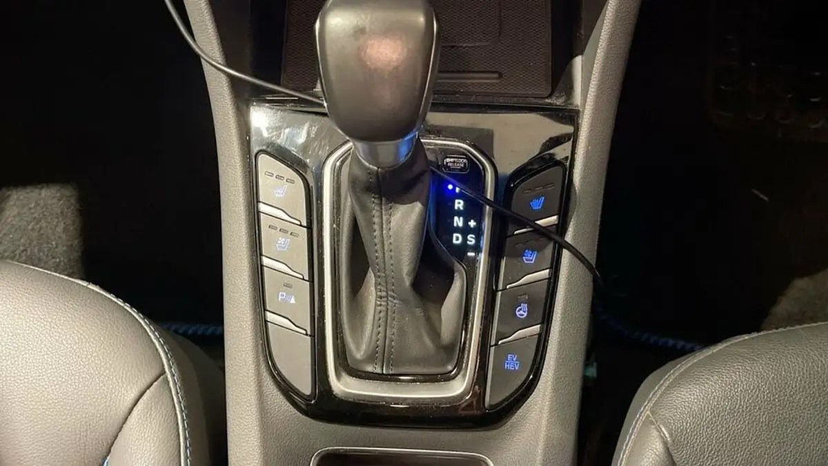 2019-hyundai-ioniq-16-gdi-premium-se-plug-in-hybrid-big-19