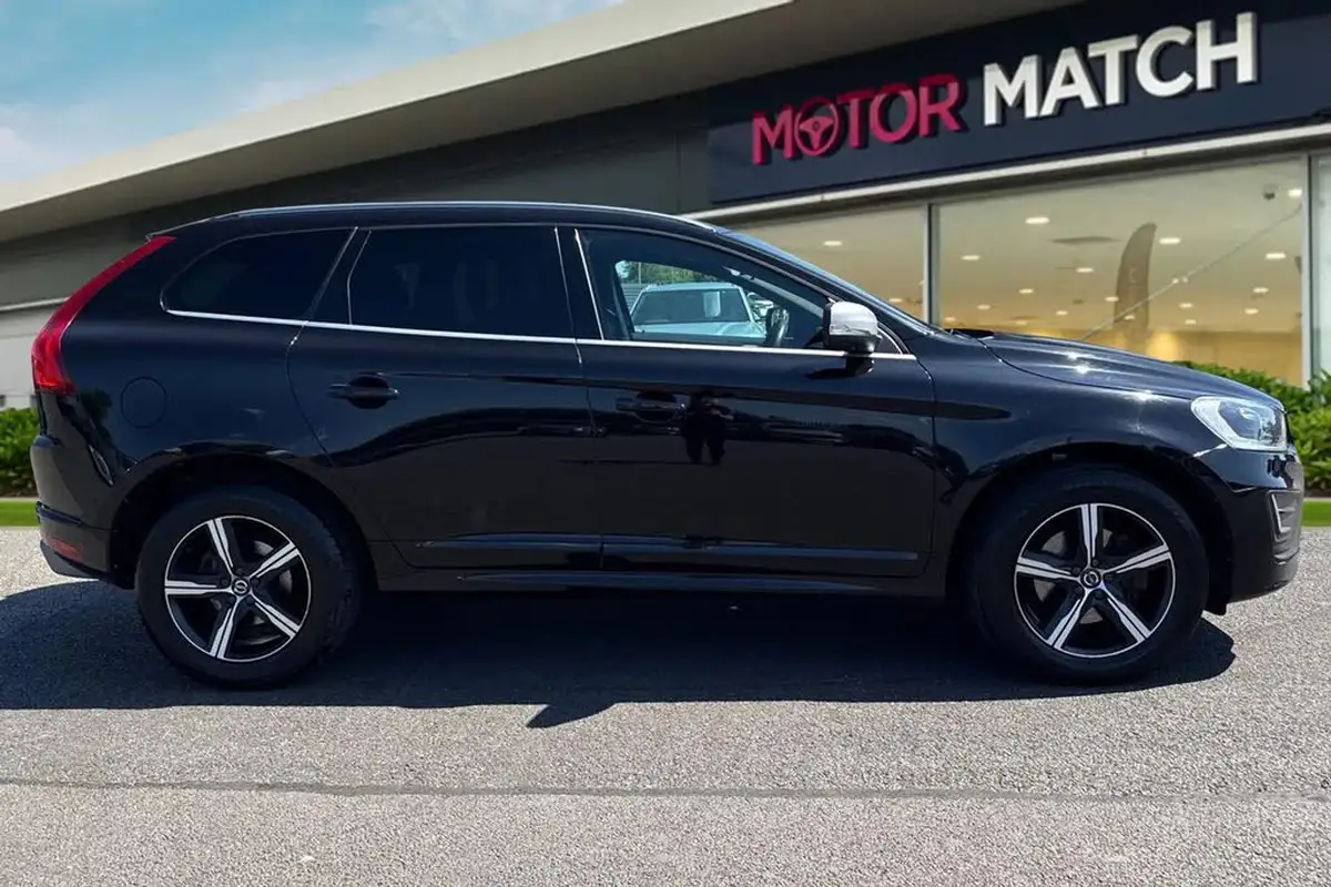 2016-volvo-xc60-20td-d4-r-design-lux-nav-geartronic-big-2