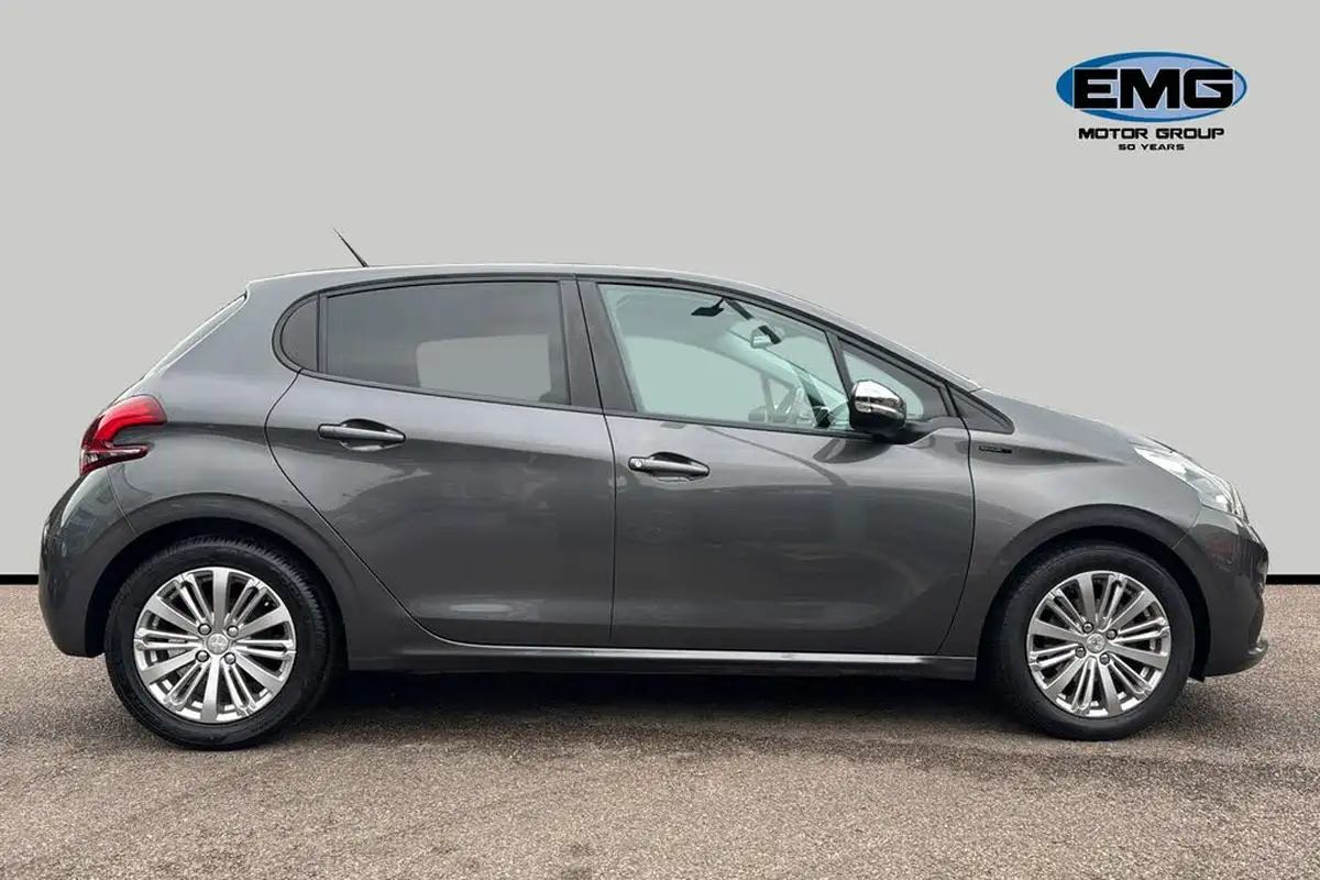 2019-peugeot-208-12-puretech-signature-big-2