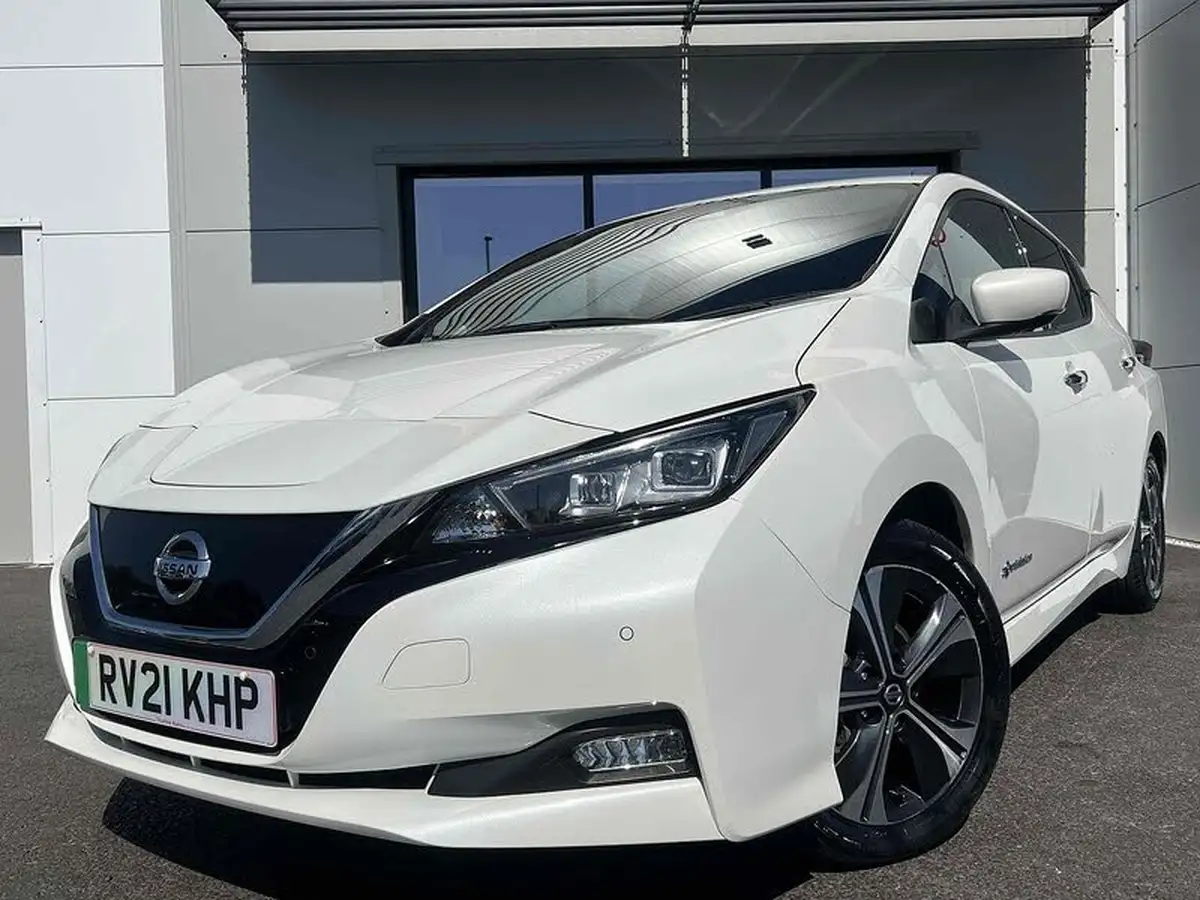 2021-nissan-leaf-e-tekna-big-28
