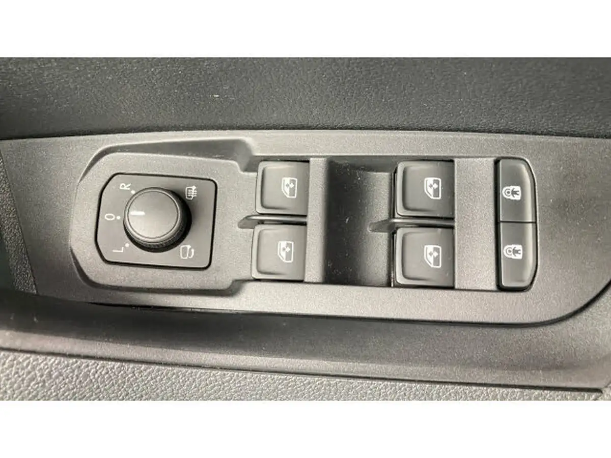 2024-skoda-karoq-15-tsi-se-l-dsg-big-25