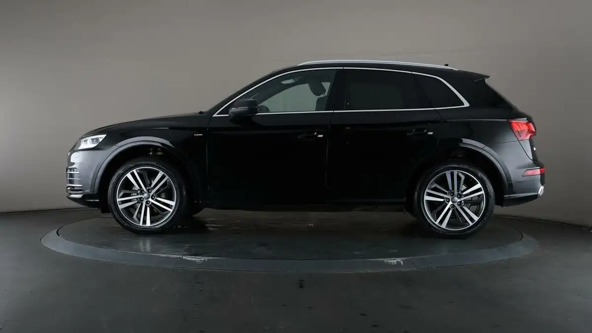 2020-audi-q5-20-55-tfsi-e-s-line-competition-big-36