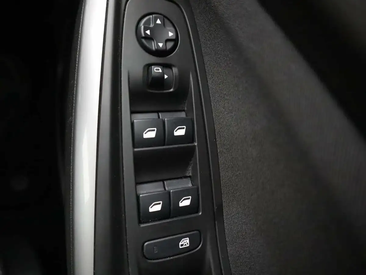 2019-vauxhall-grandland-x-12-se-big-36