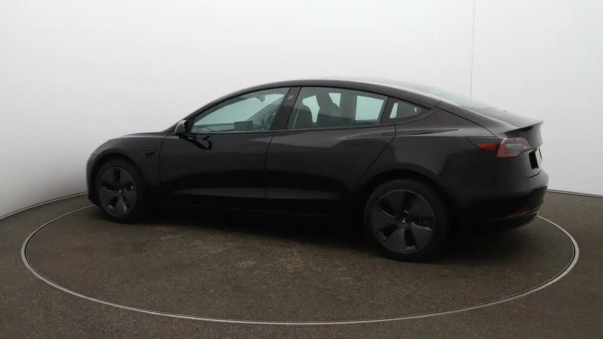 2022-tesla-model-3-e-long-range-big-46